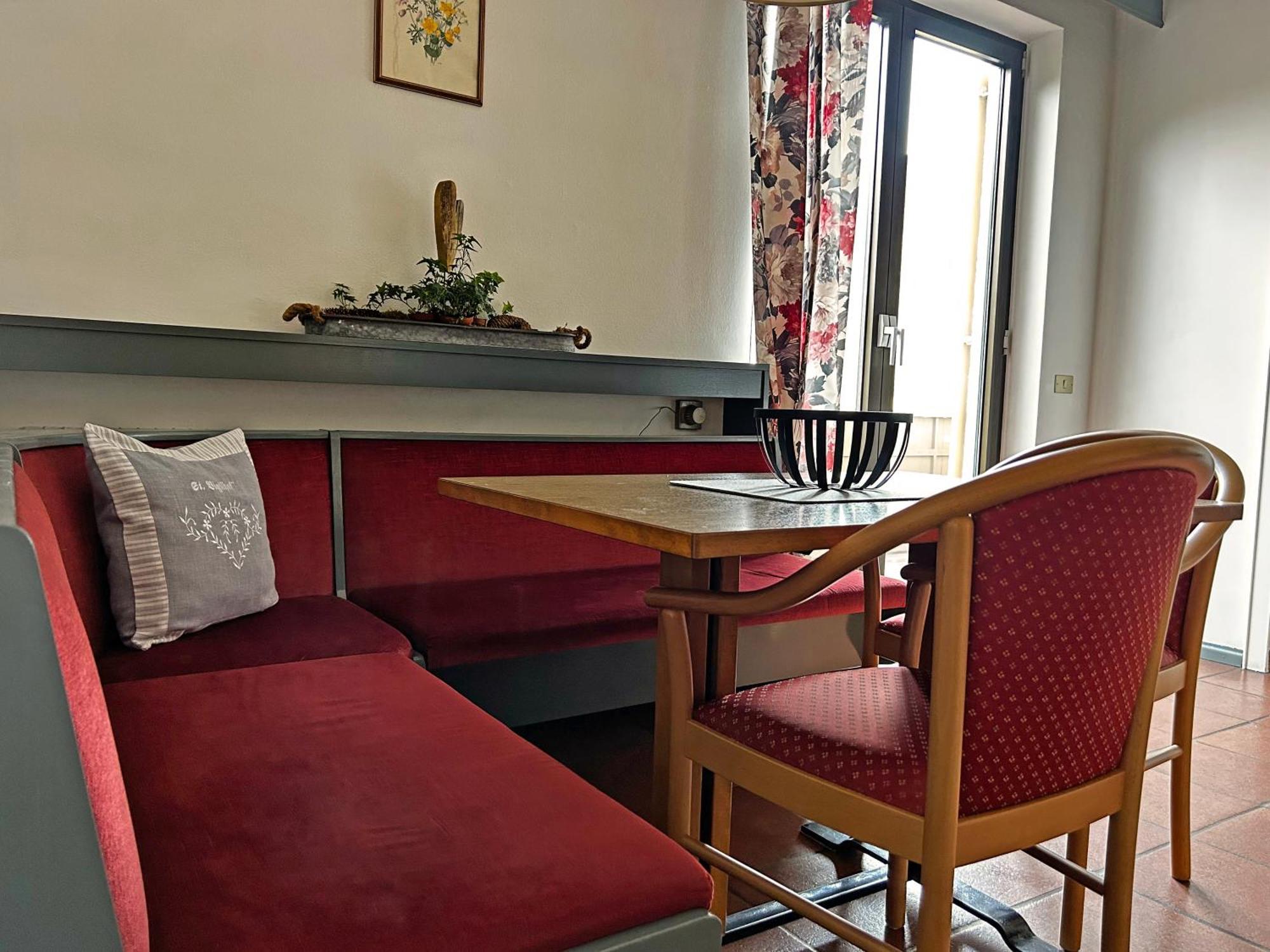 St. Vigilhof Aparthotel Nalles Eksteriør bilde